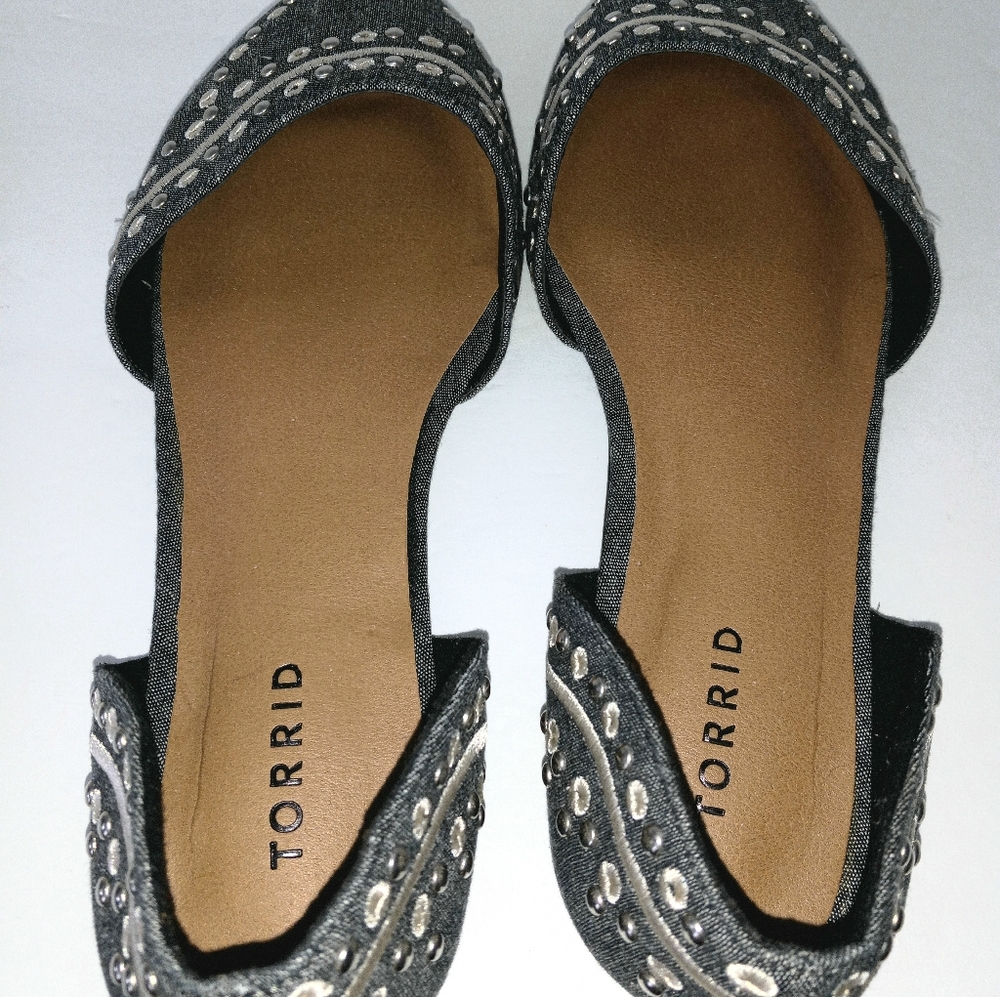 TORRID flats size 11W chambray  with studded detail - Picture 4 of 7